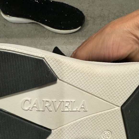 Carvela BNWOT size 39 (8 - 8.5) sparkle pull on ankle running shoe never worn - Picture 7 of 13